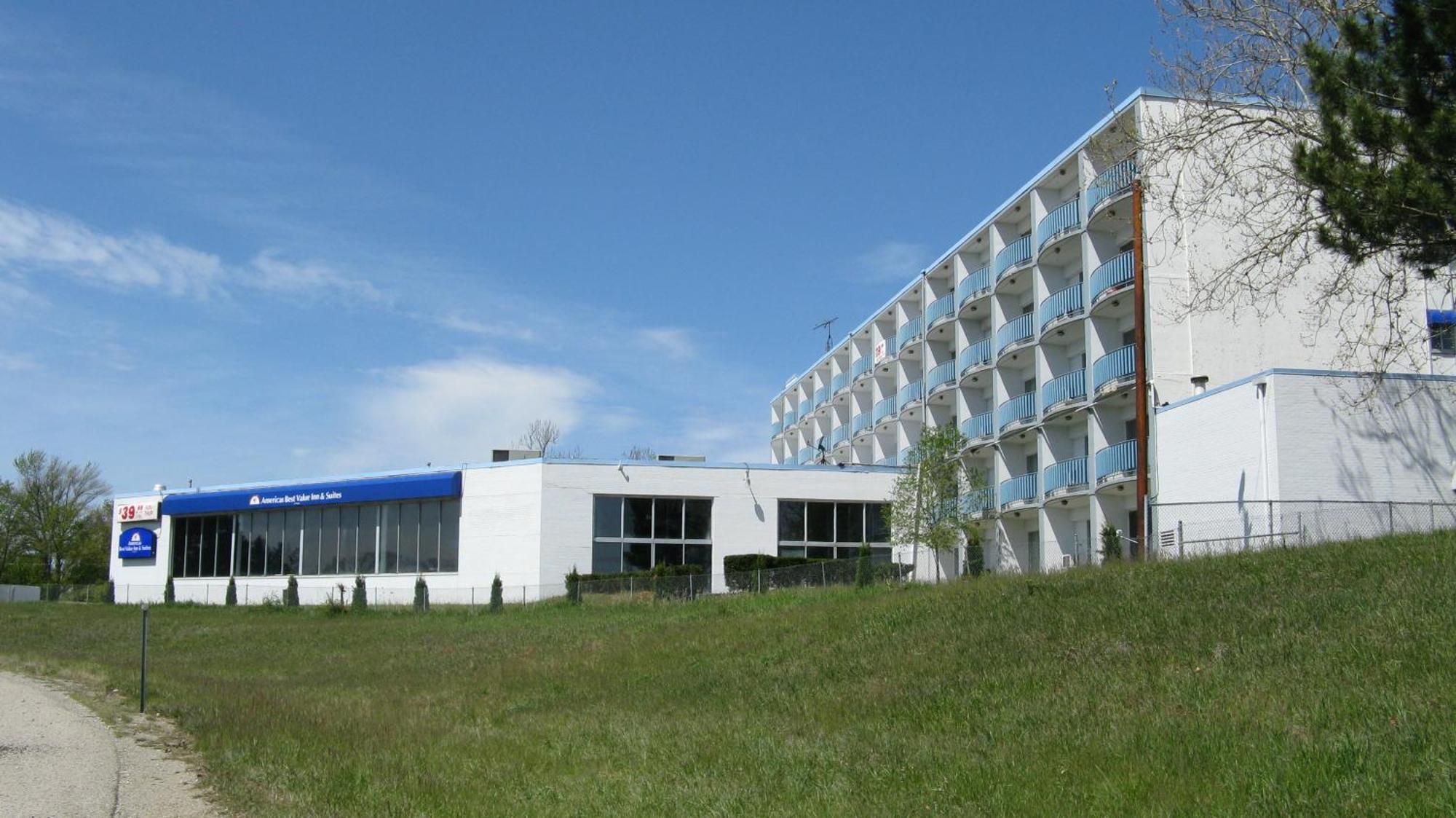 Howard Johnson By Wyndham Saint Joseph Benton Harbor Exterior foto