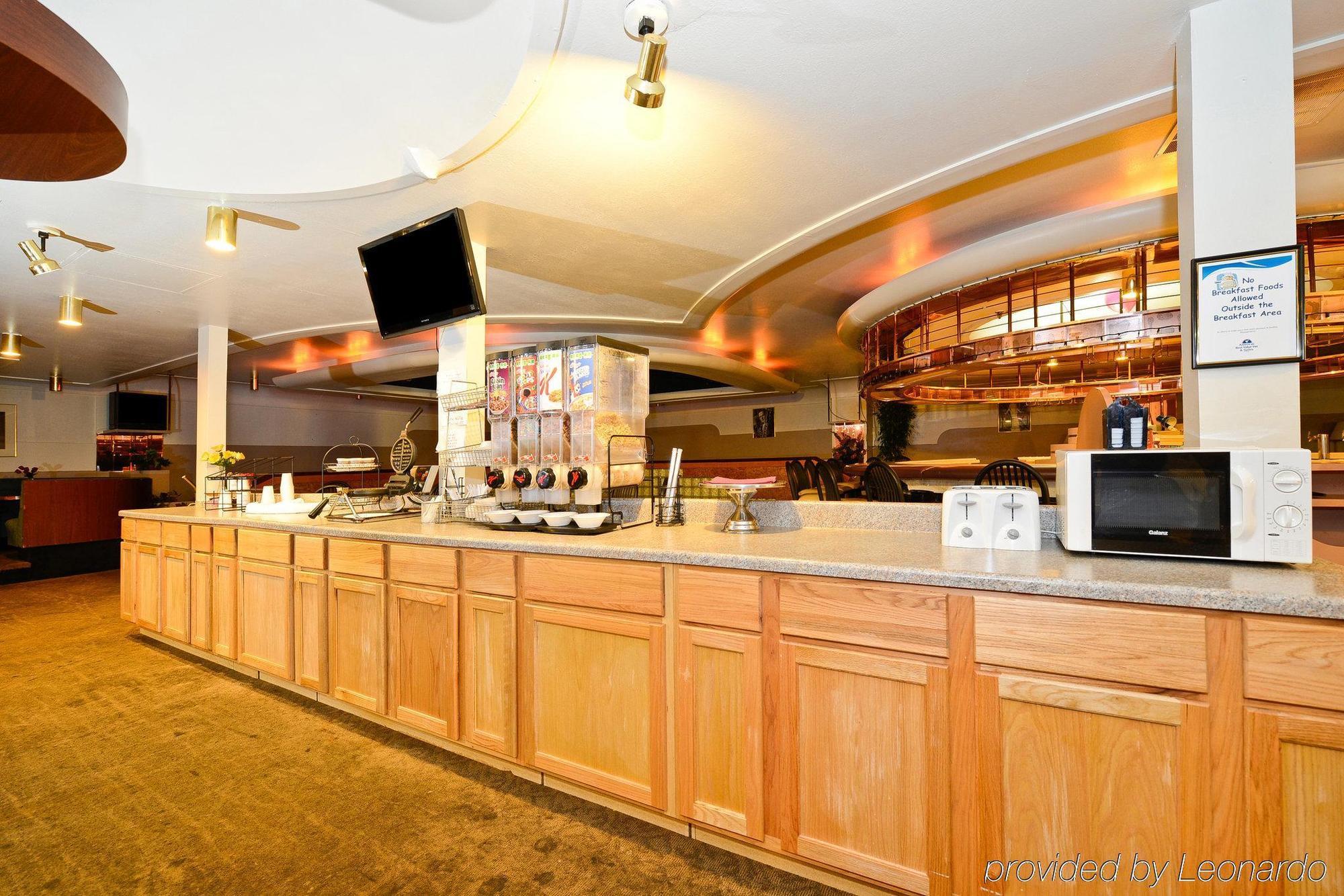 Howard Johnson By Wyndham Saint Joseph Benton Harbor Restaurante foto