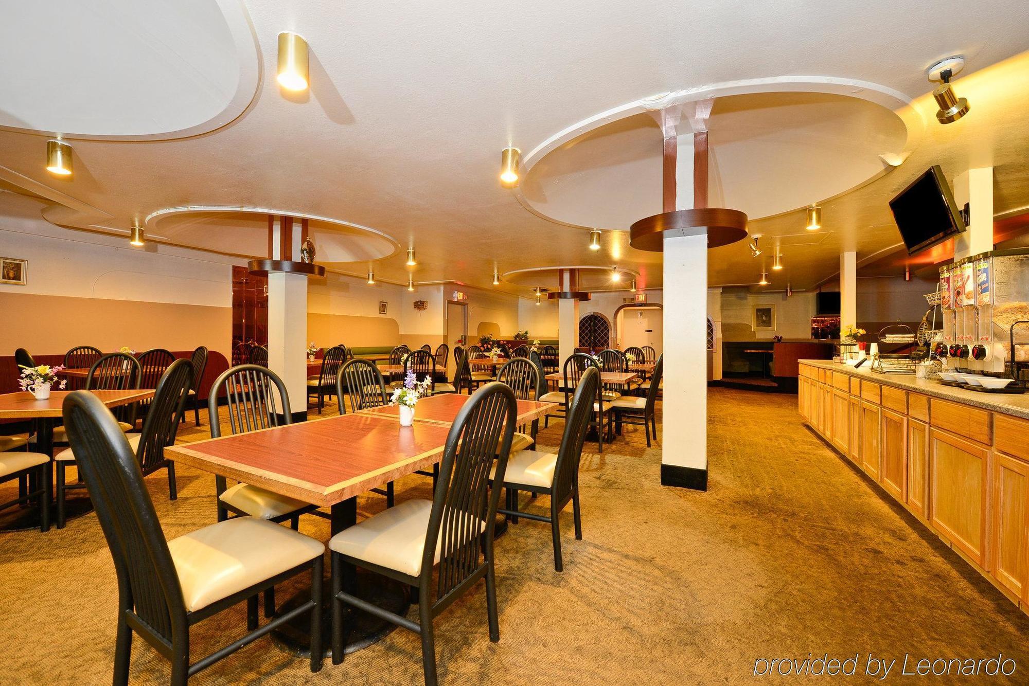 Howard Johnson By Wyndham Saint Joseph Benton Harbor Restaurante foto
