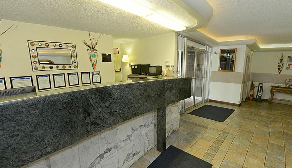 Howard Johnson By Wyndham Saint Joseph Benton Harbor Exterior foto