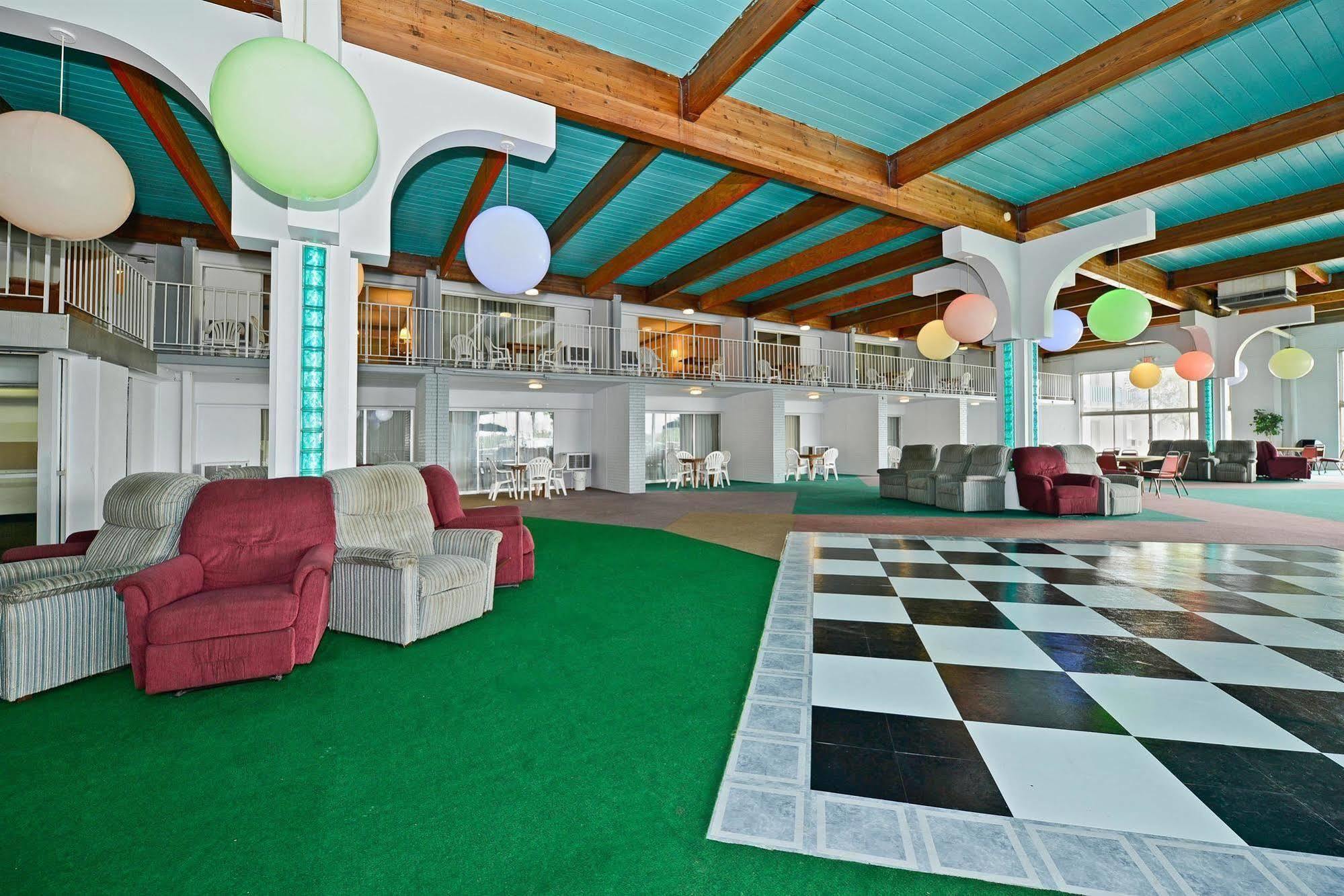 Howard Johnson By Wyndham Saint Joseph Benton Harbor Interior foto