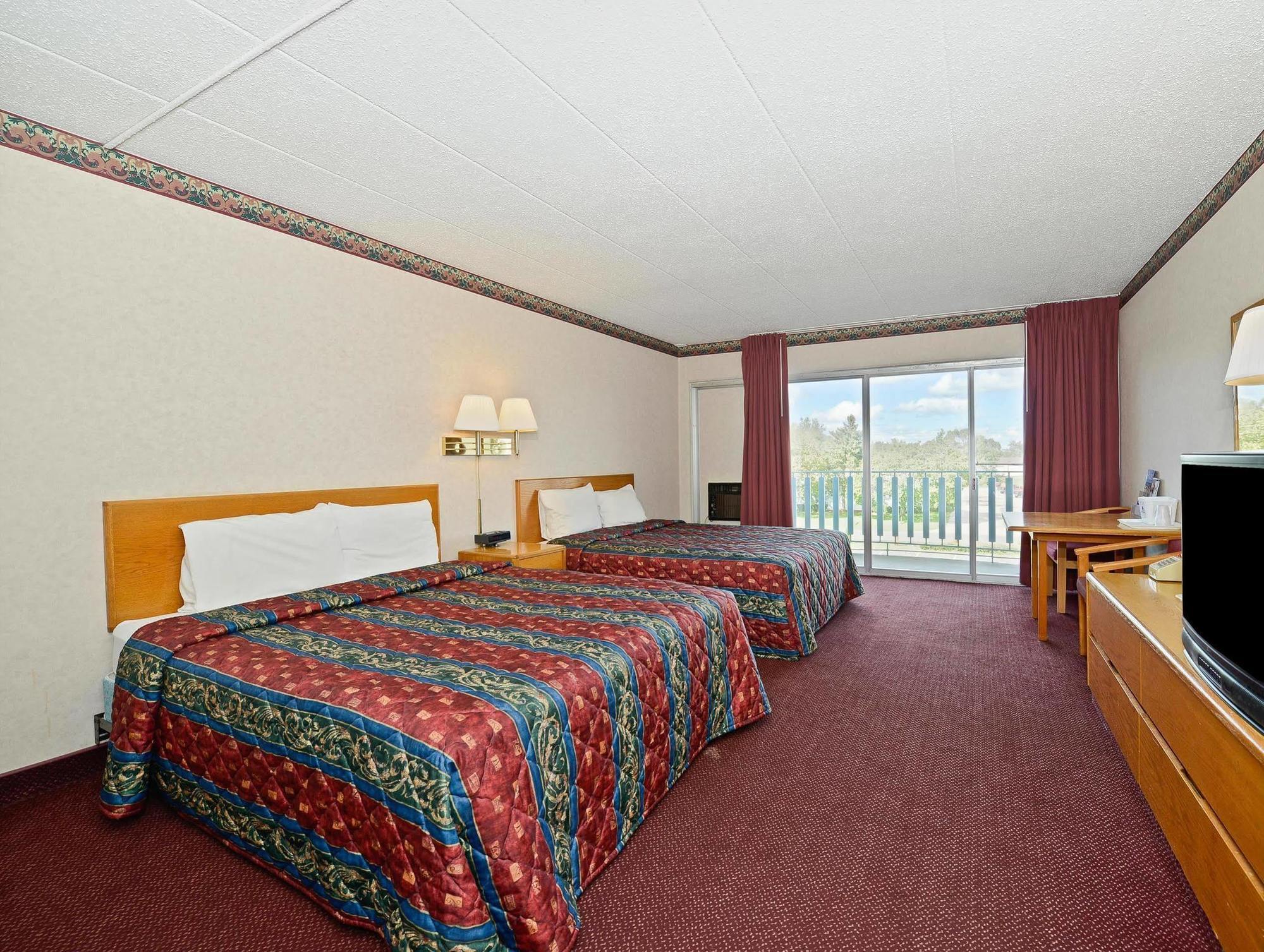Howard Johnson By Wyndham Saint Joseph Benton Harbor Exterior foto