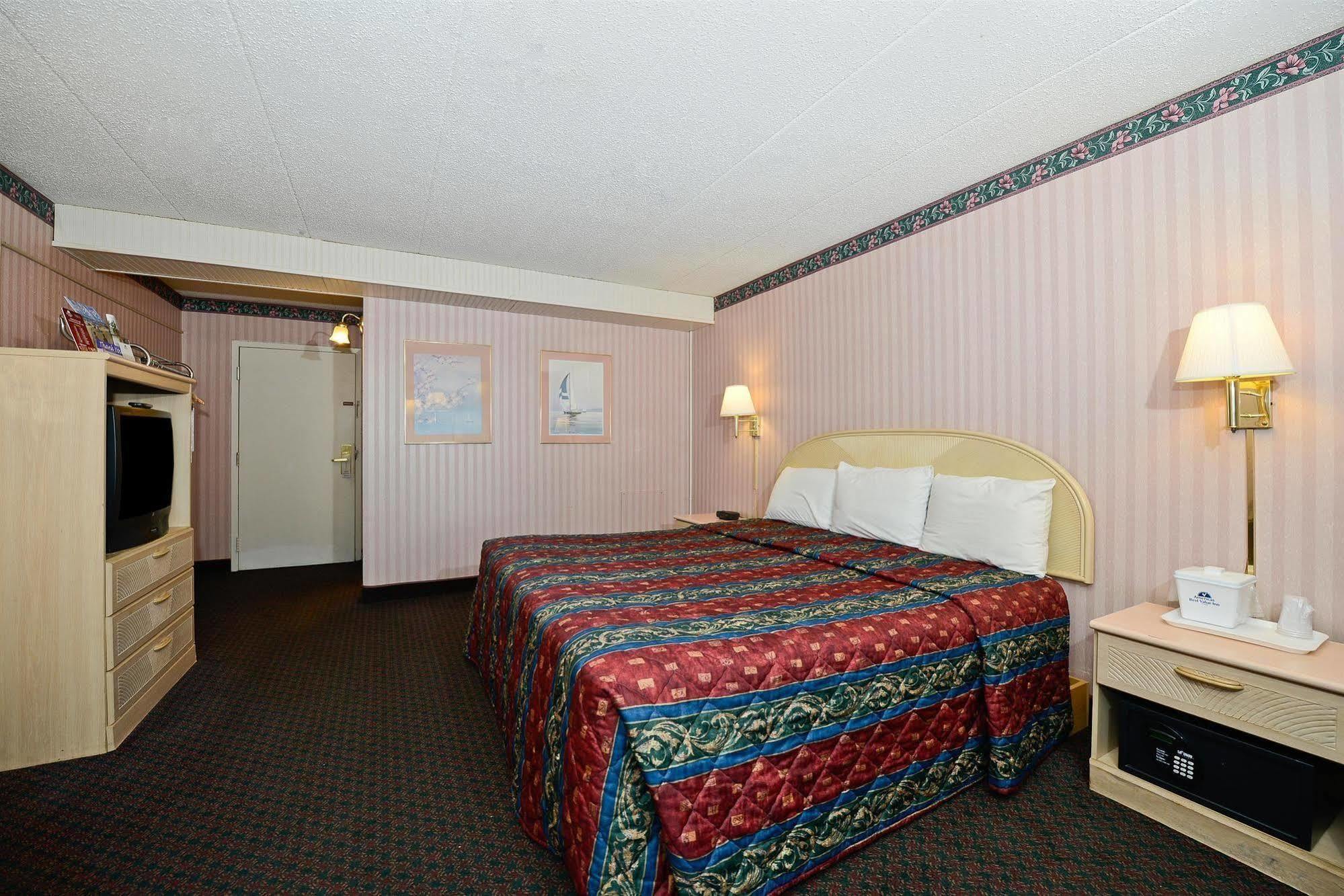 Howard Johnson By Wyndham Saint Joseph Benton Harbor Exterior foto