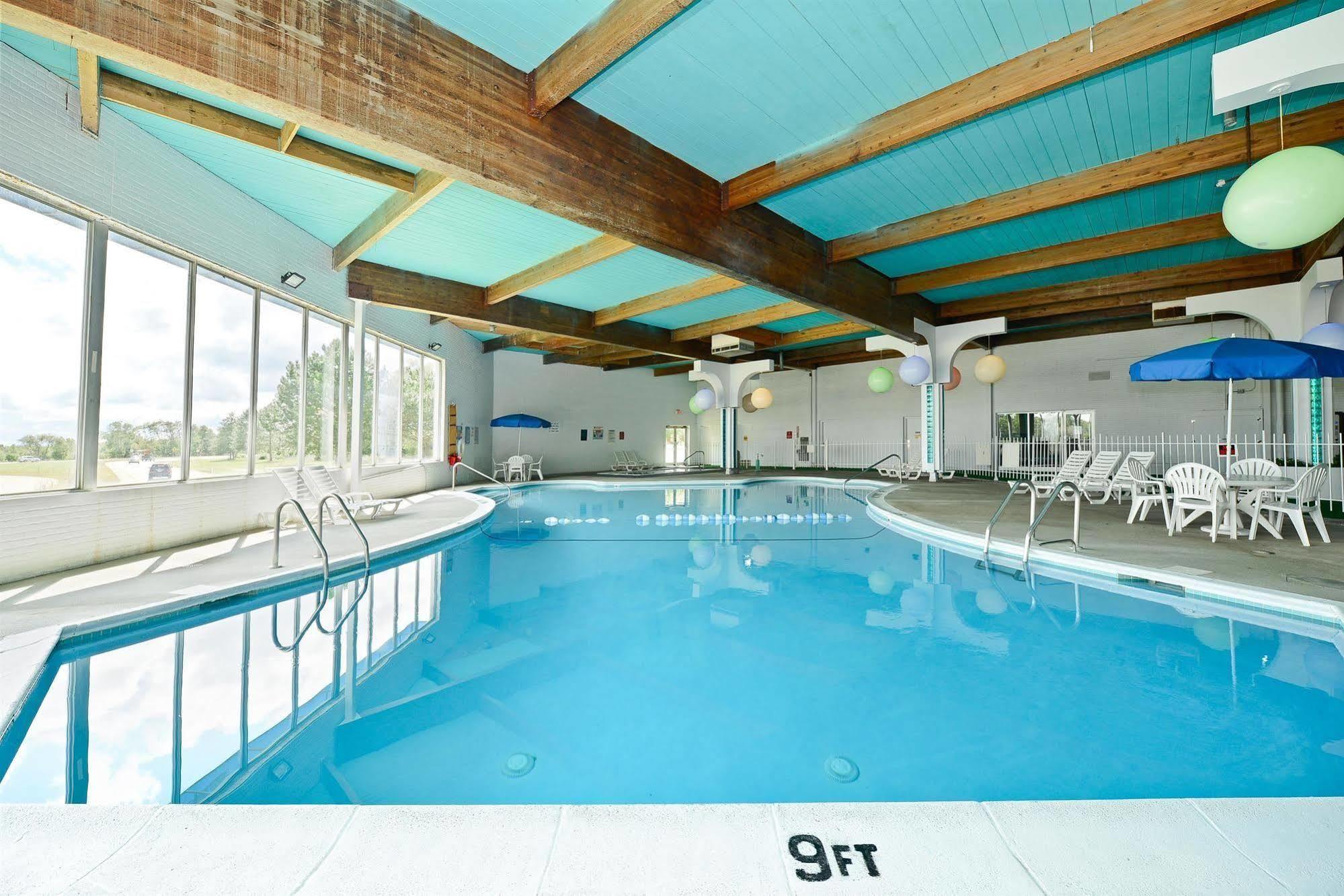 Howard Johnson By Wyndham Saint Joseph Benton Harbor Facilidades foto