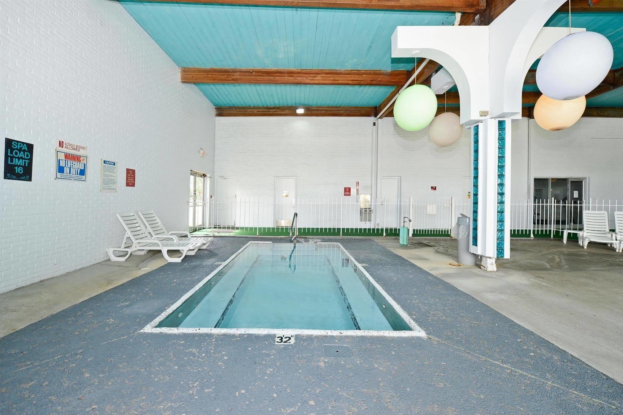 Howard Johnson By Wyndham Saint Joseph Benton Harbor Facilidades foto