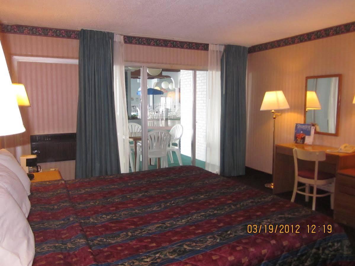 Howard Johnson By Wyndham Saint Joseph Benton Harbor Exterior foto