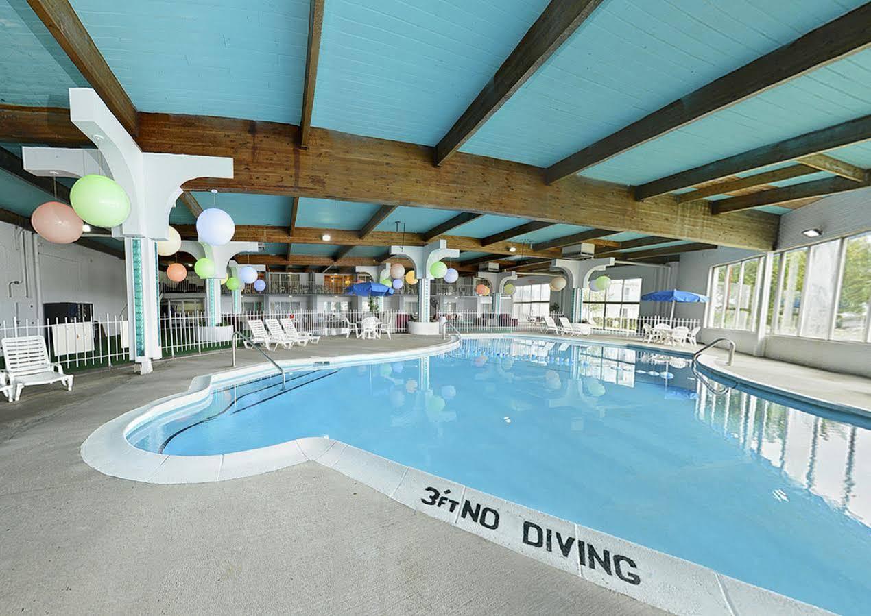 Howard Johnson By Wyndham Saint Joseph Benton Harbor Exterior foto